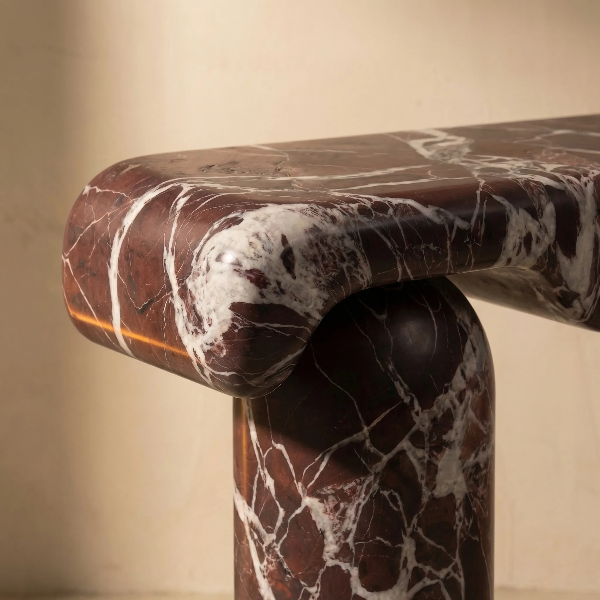 Voluta scrolled edge profile