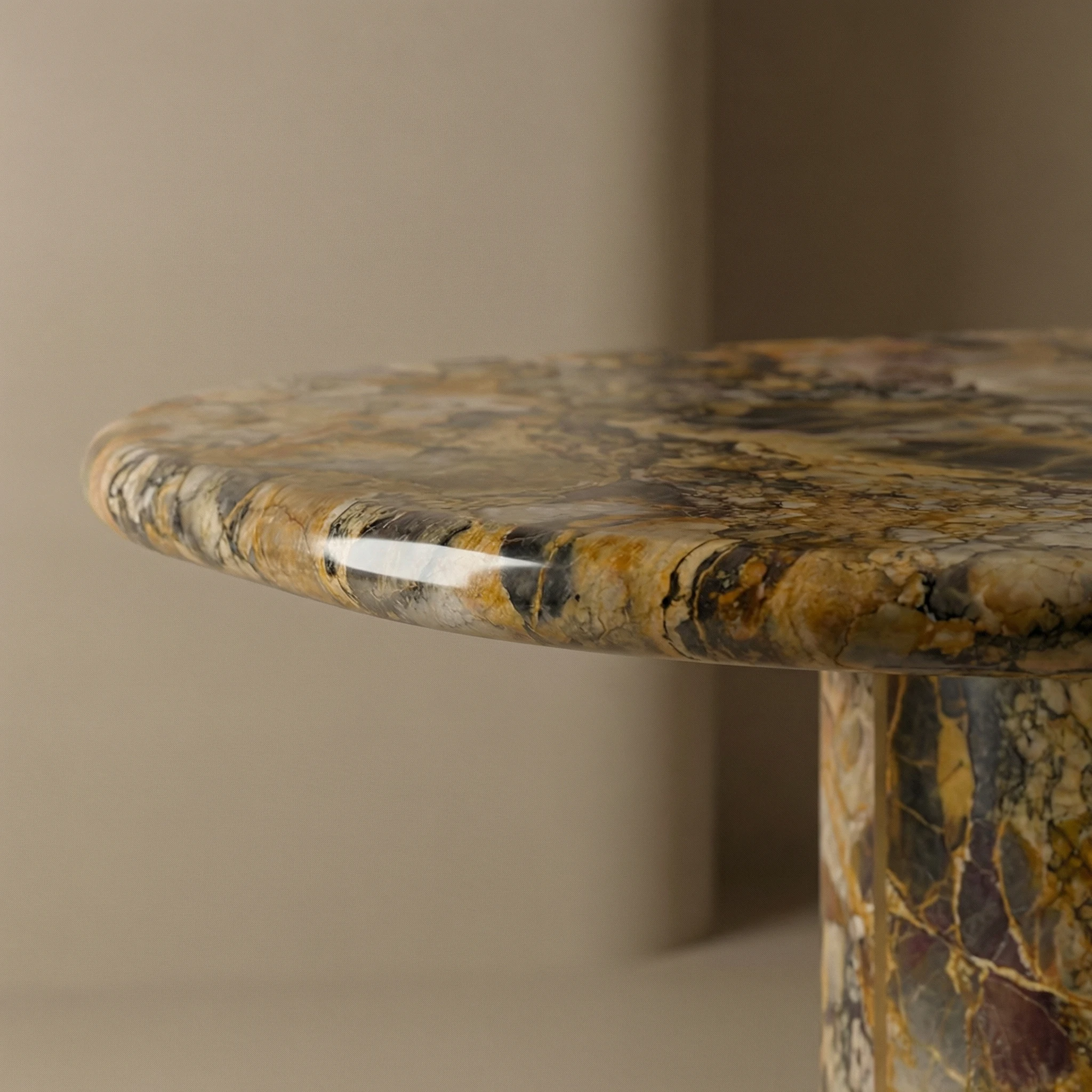 Eclipse edge detail — the precise curve of the perimeter