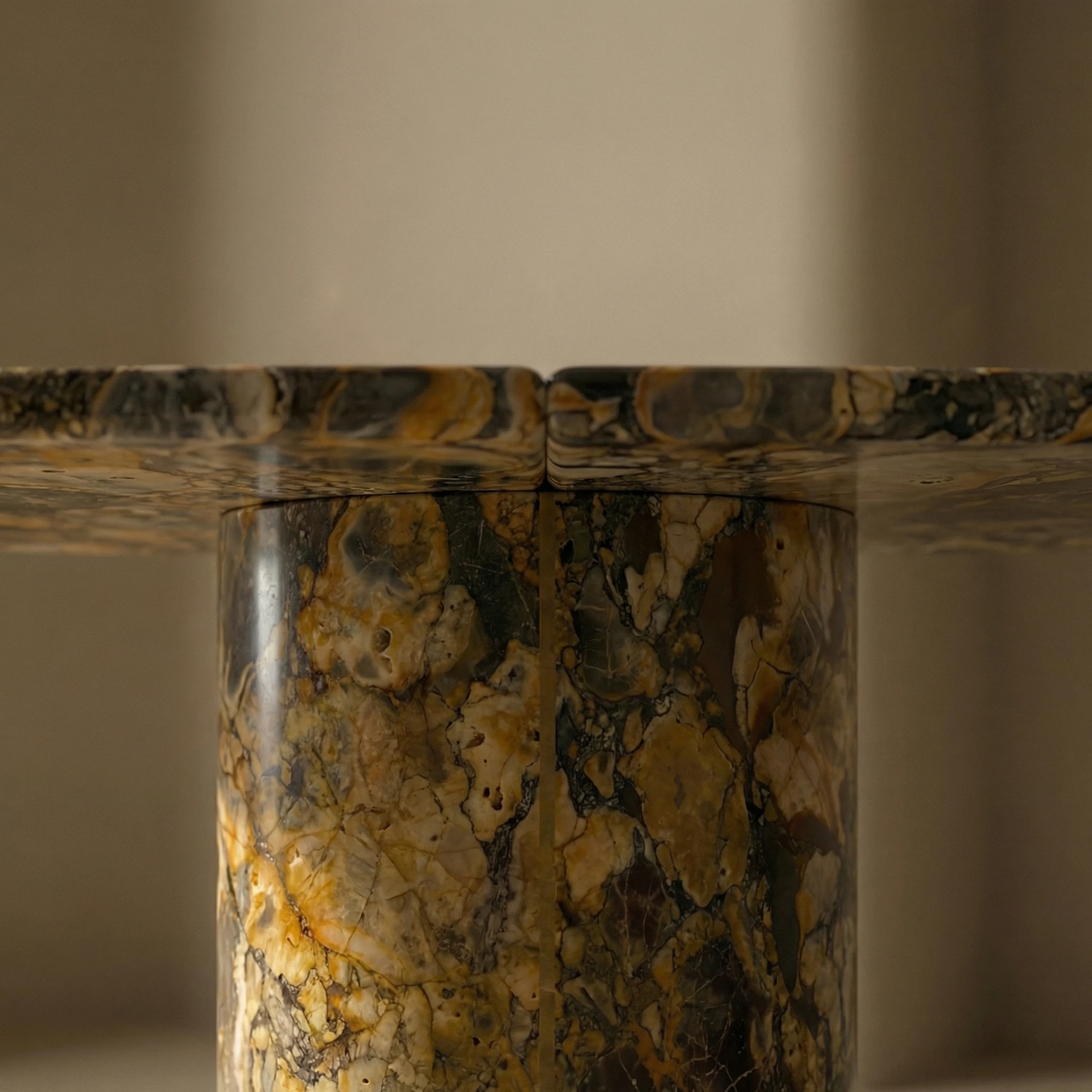 Base connection — stone meeting stone at the centre