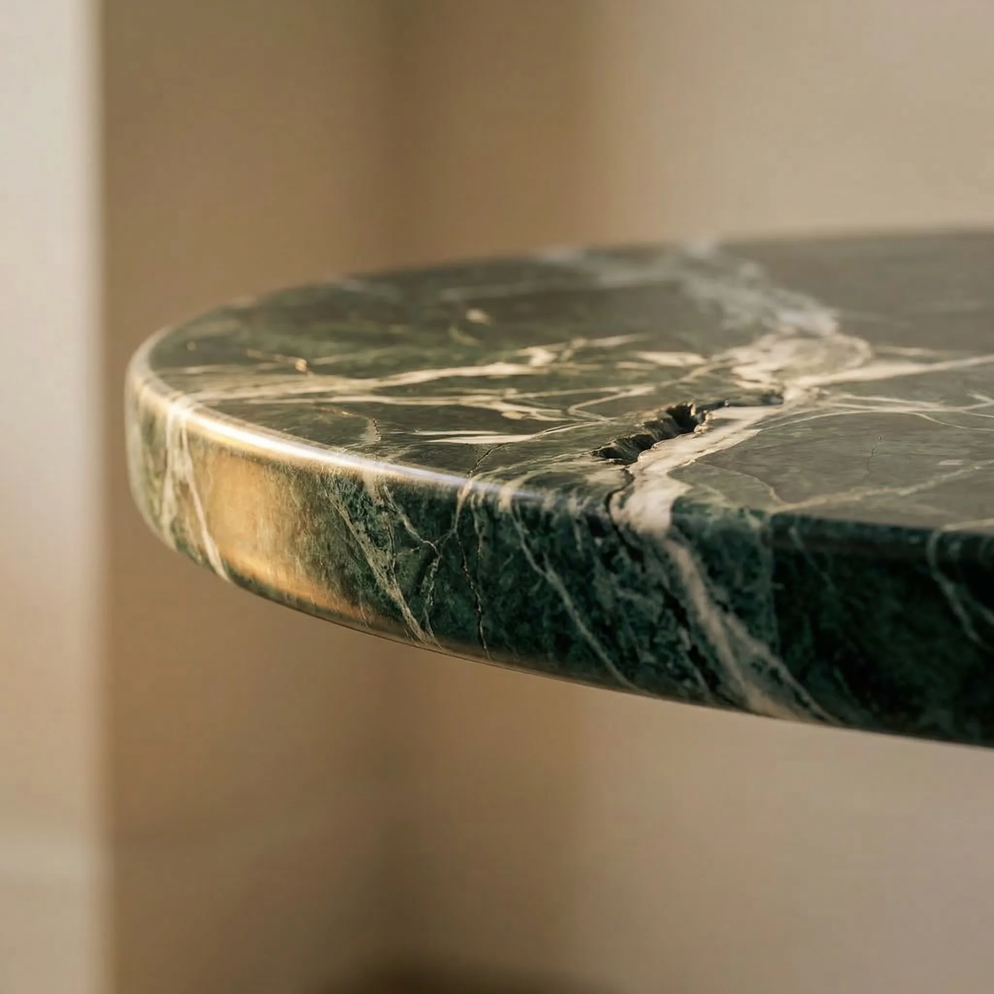 Juni — edge profile detail