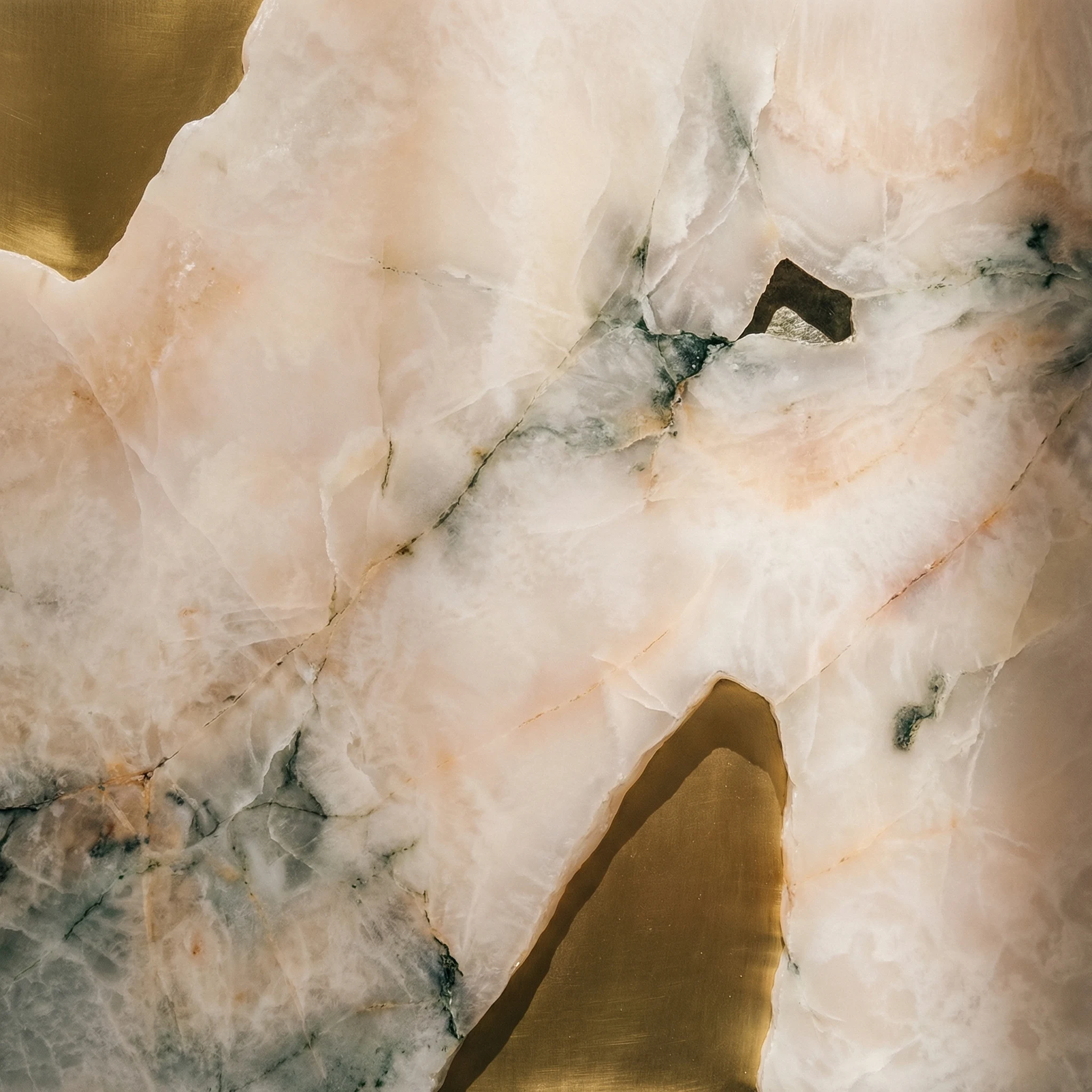 Continuous marble veining from top to base