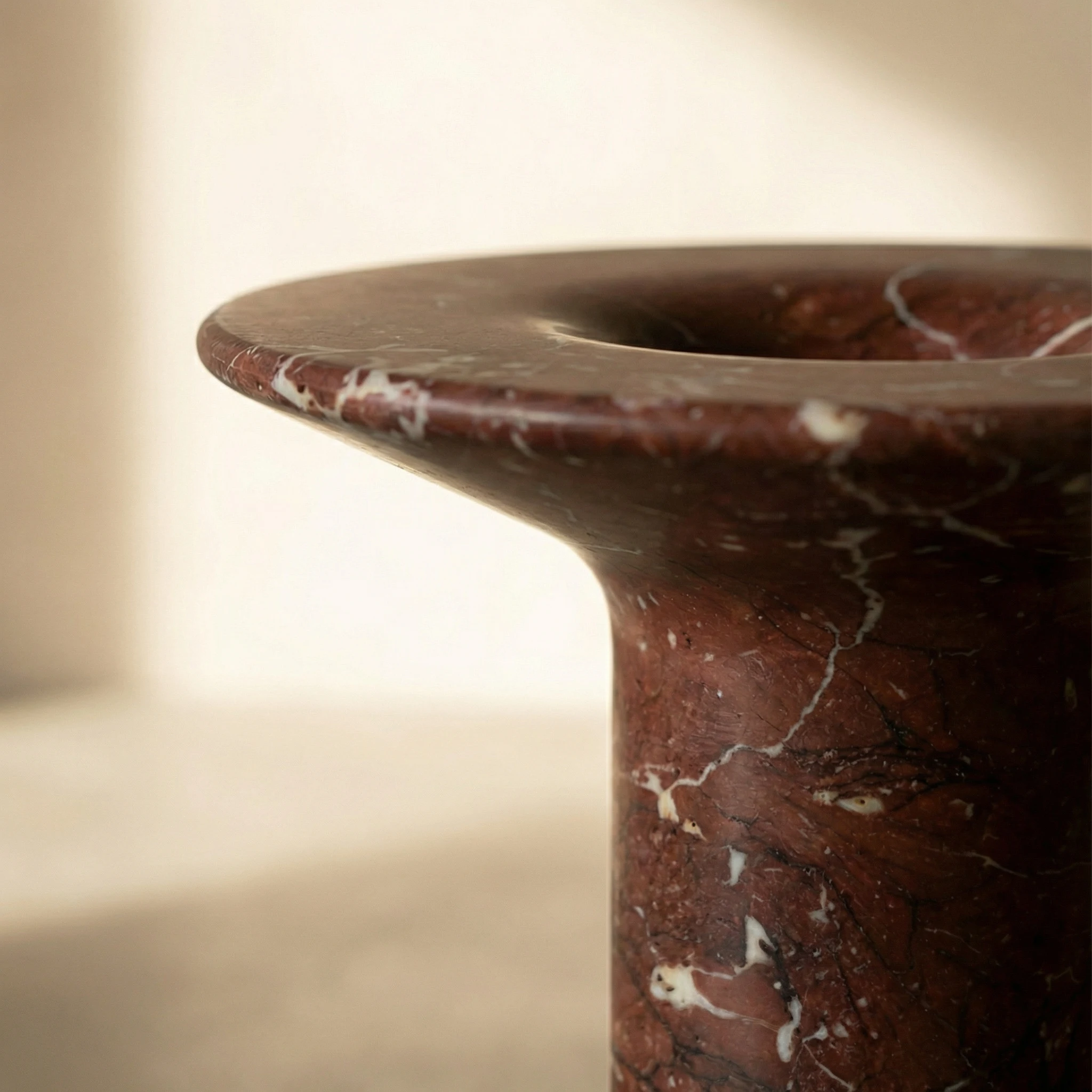 Deau marble vessel — veining detail
