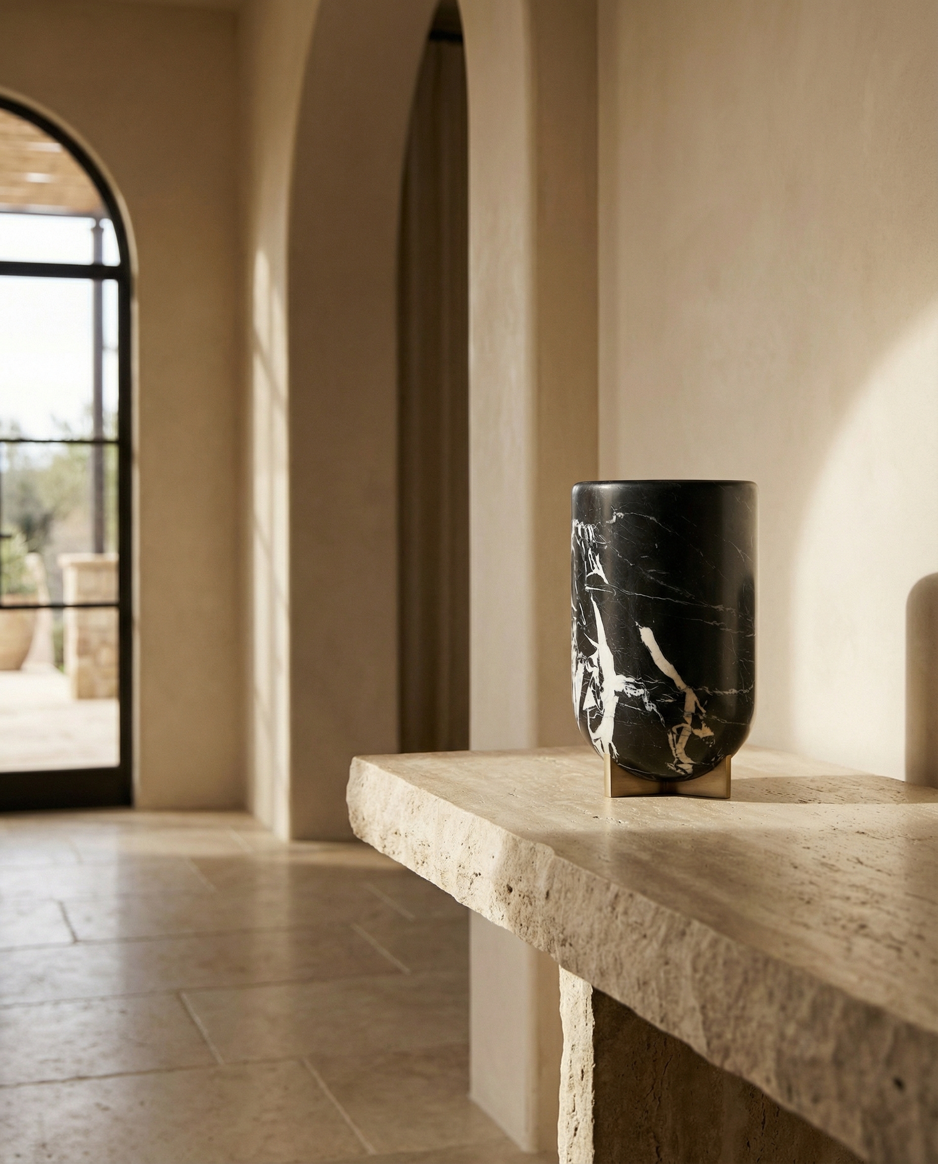 Doge Small vase — interior setting