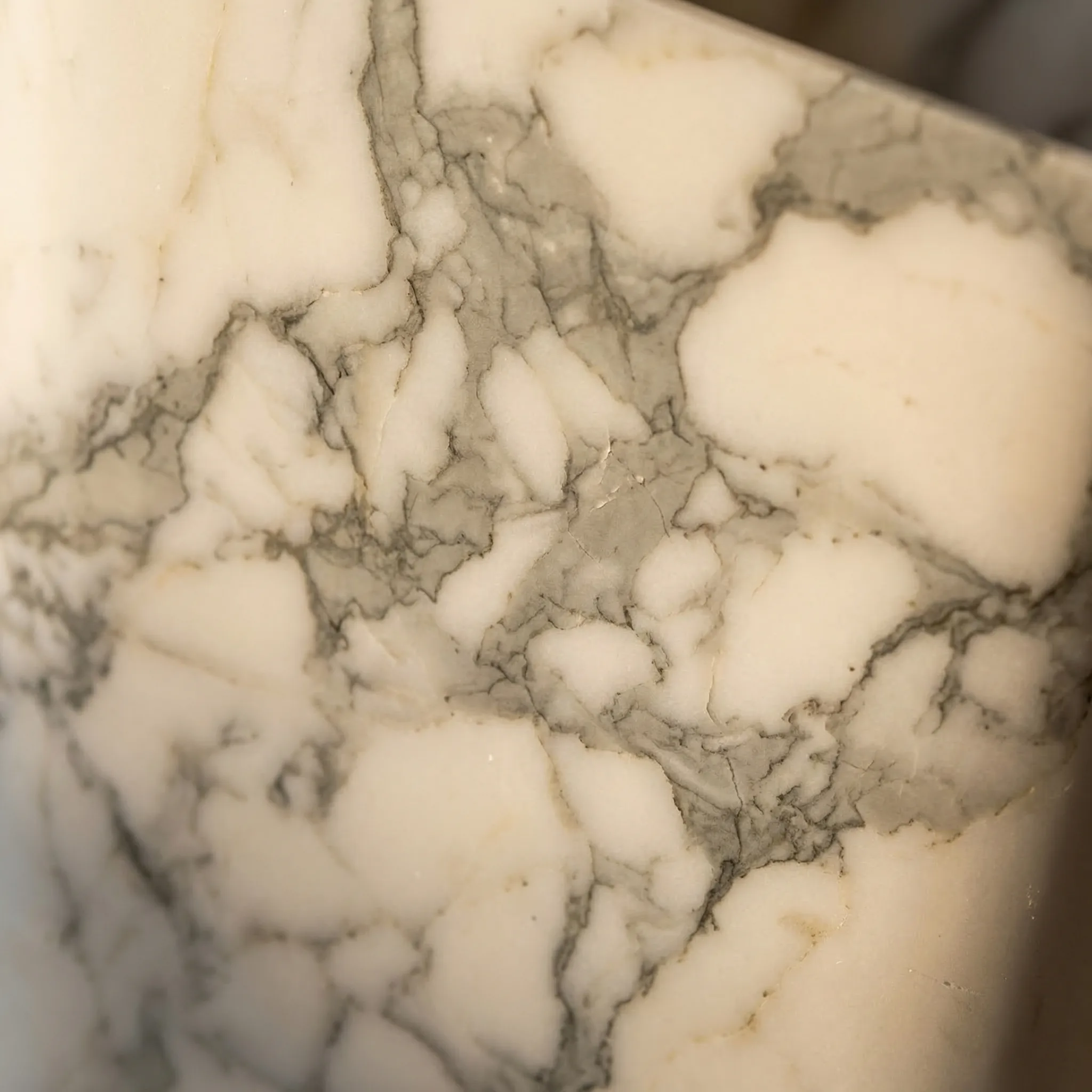 Cono High marble veining