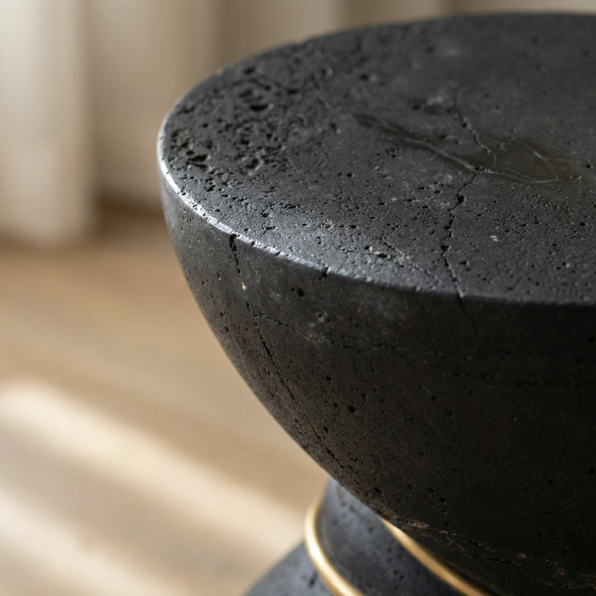 Hand-finished straight edge profile