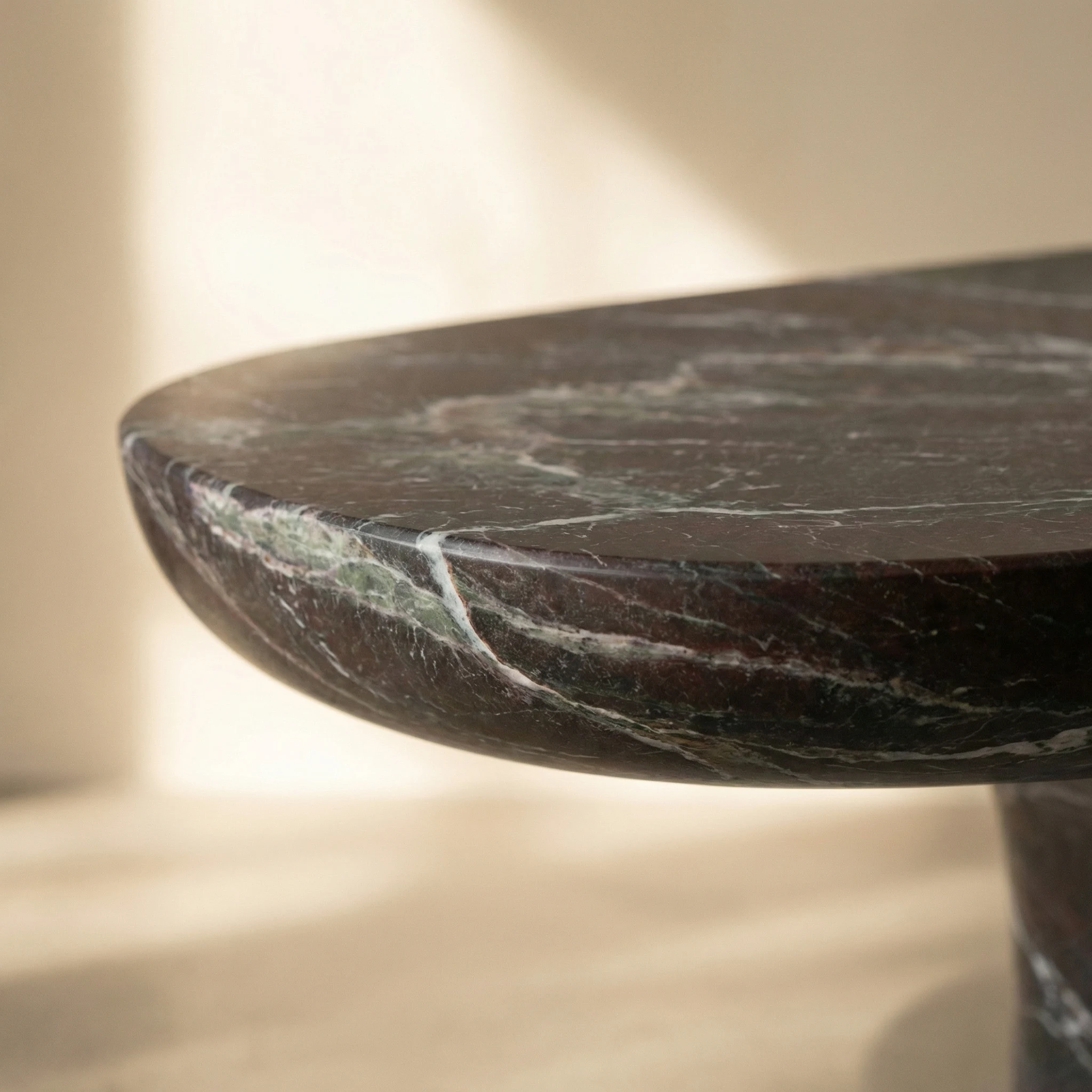 Hand-finished soft sculpted edge profile