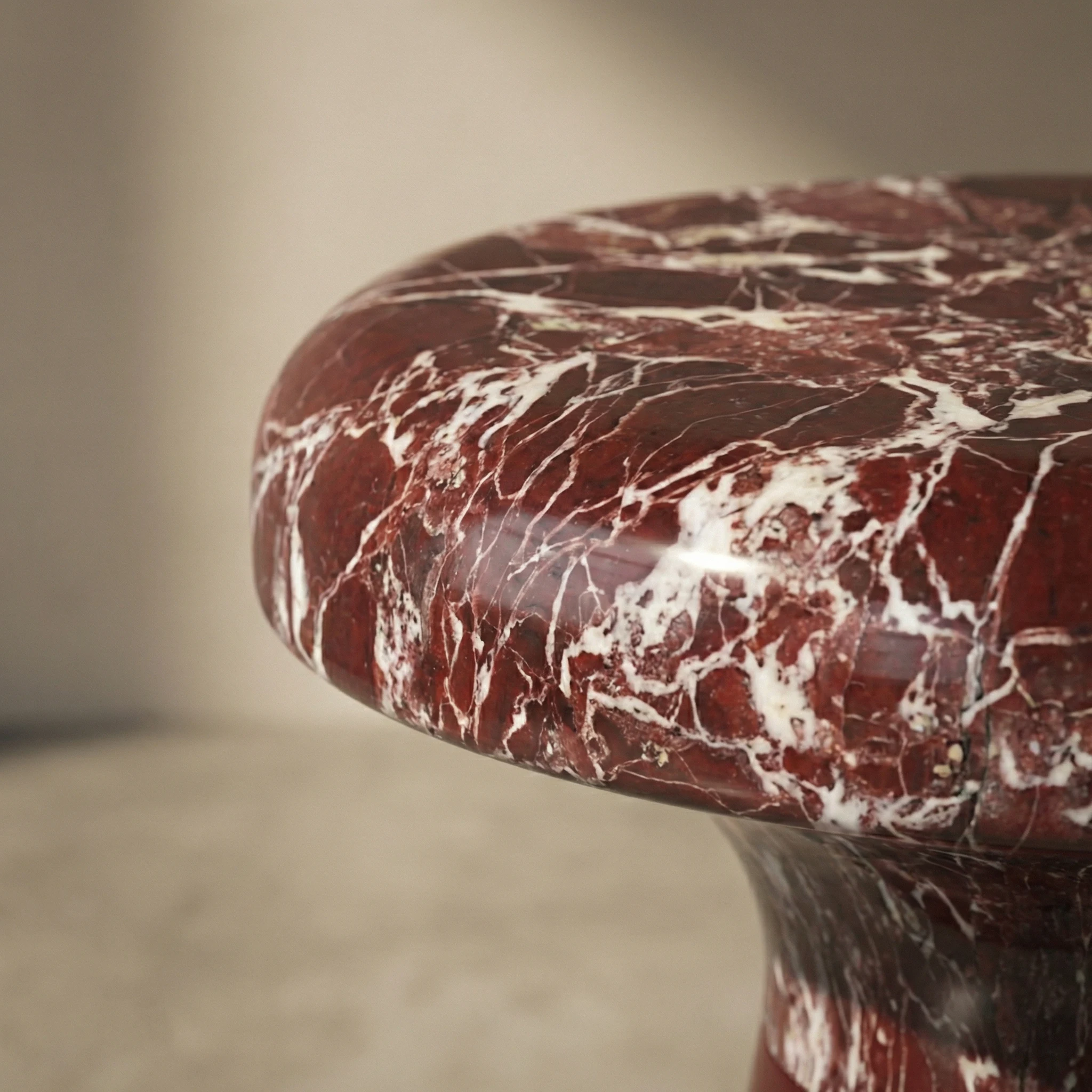 Natural stone edge unfilled